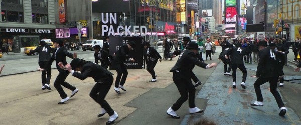 Samsung Galaxy S IV - inwazja tancerzy na Times Square