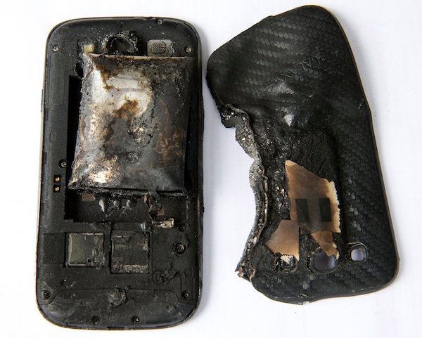 Samsung Galaxy S III - zniszczony