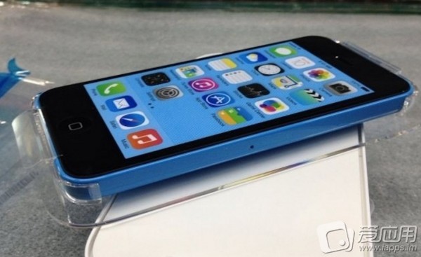 Apple iPhone 5C - wersja niebieska