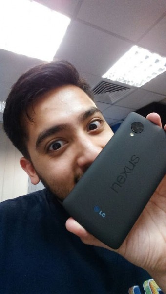 LG Nexus 5 w dłoni