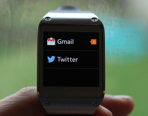 Samsung Galaxy Gear - Gmail i Twitter