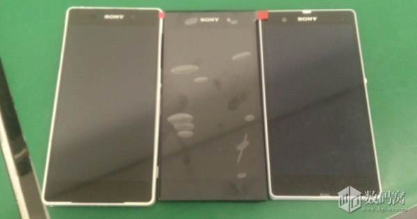 Sony Sirius D6503 obok Xperia Z1 i Xperia Z
