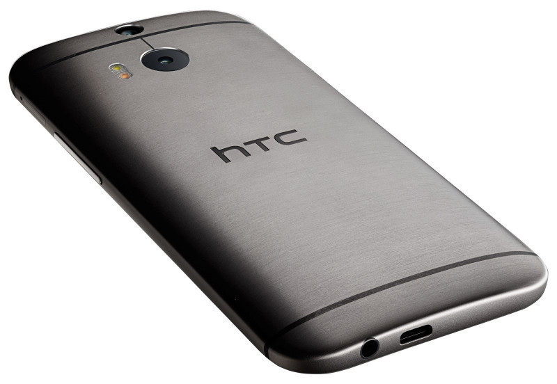 HTC One (M8) - tył