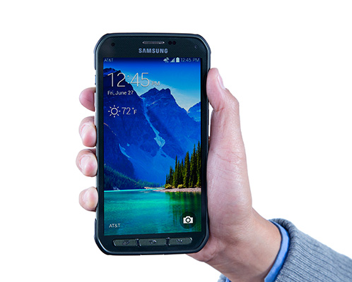 Samsung Galaxy S5 Active - w dłoni