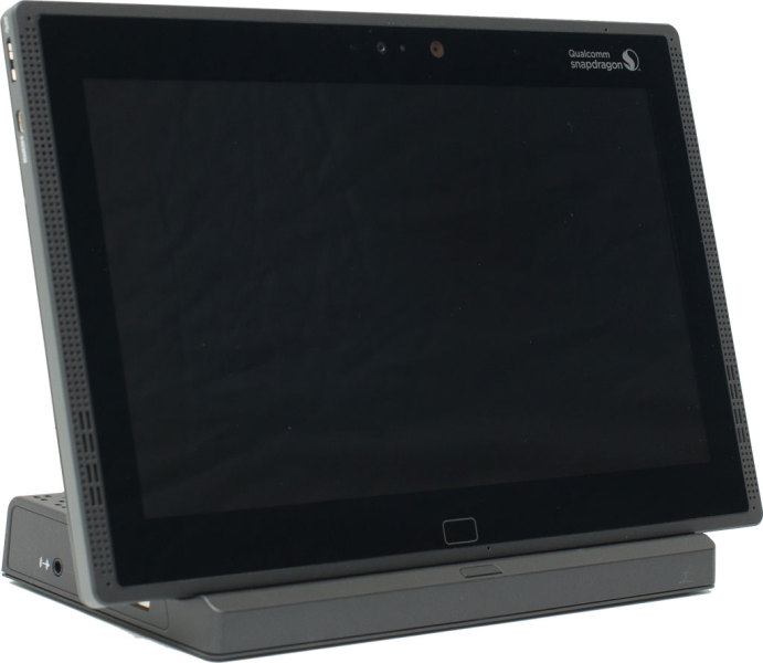 Qualcomm Snapdragon 810 - tablet na stacji dokującej